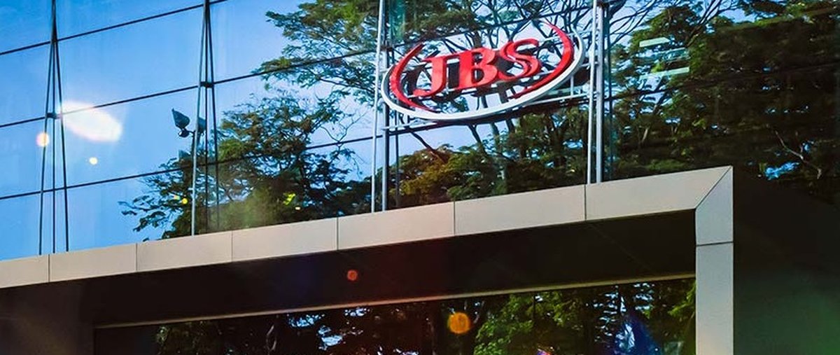 FBI identifica autores de ciberataque aos servidores da JBS