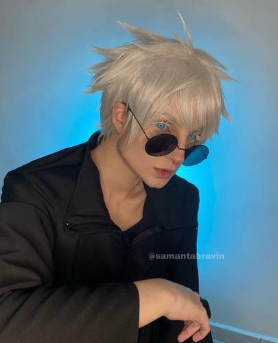 Samanta Bravin como Satoru Gojo de "Jujutsu Kaisen" (2021)