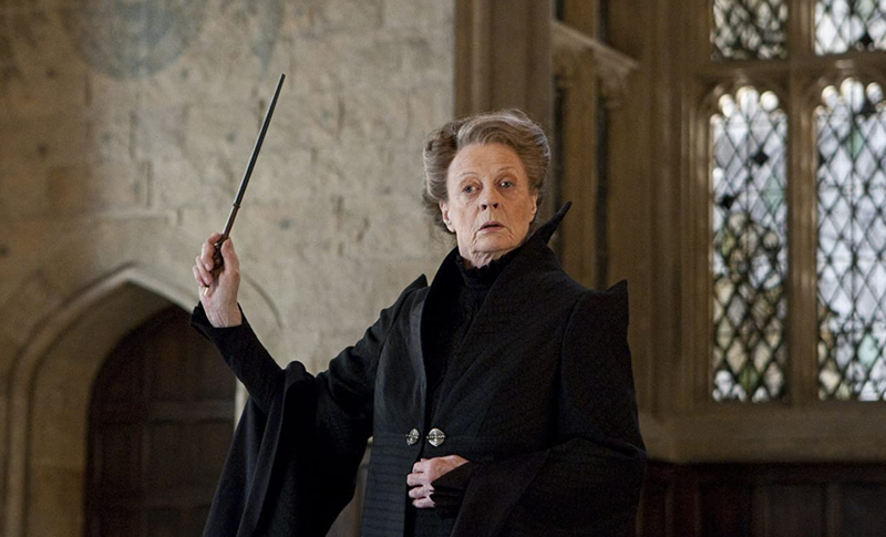 Maggie Smith como Minerva McGonagall.