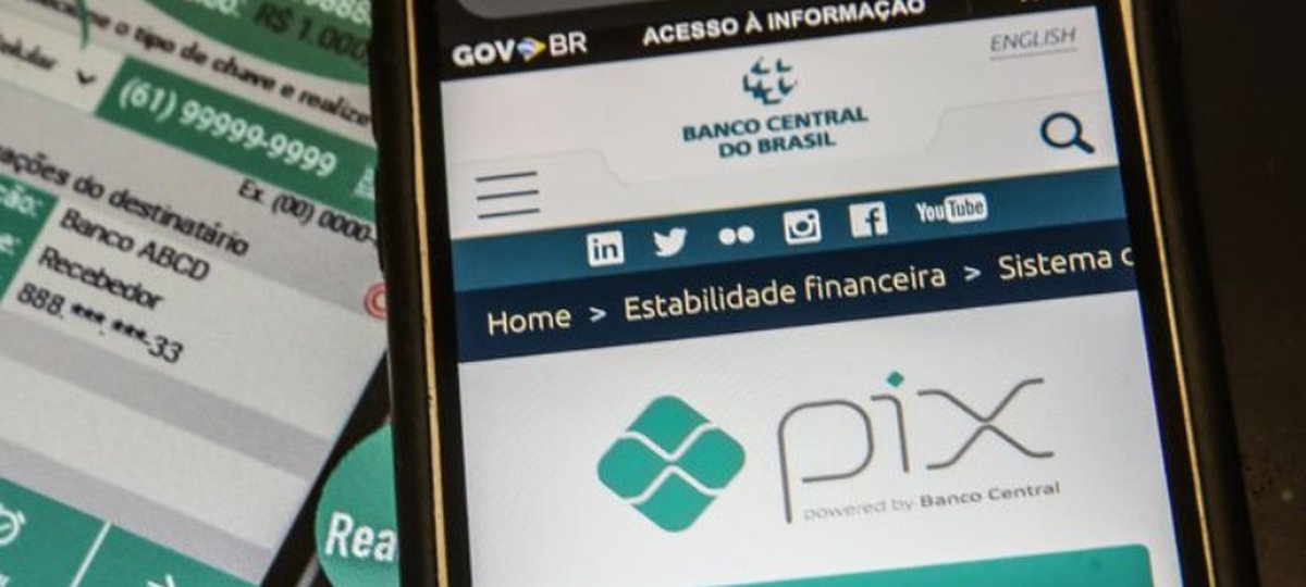 'Grupos de PIX' no WhatsApp podem ser golpes de pirâmide, alerta BC