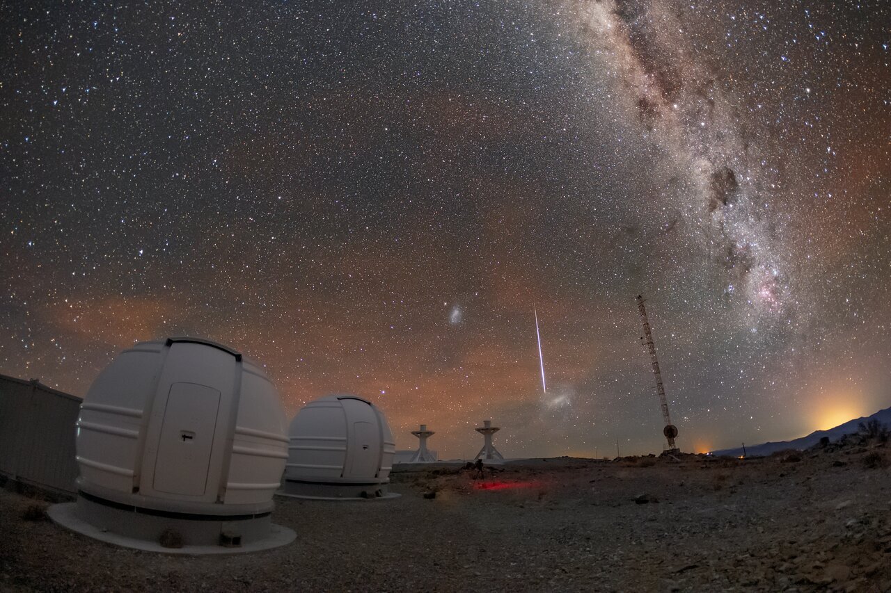 Telescópios ExTrA no Observatório La Silla, Chile.