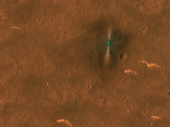 O módulo de pouso e o rover chinês na Utopia Planitia, em Marte.