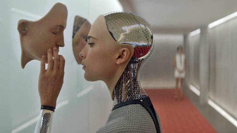 Ex Machina: Instinto Artificial (2014).