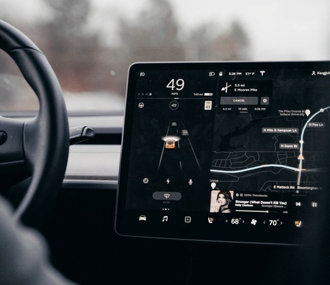 A tecnologia Autopilot da Tesla estaria em uso nos casos investigados.