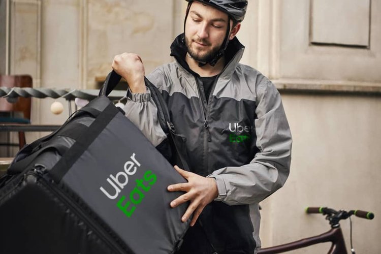 Desde o início da pandemia, a Uber segue investindo no segmento Eats.