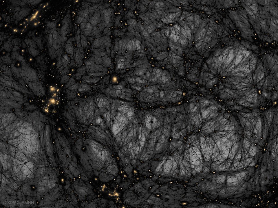 Simulação de matéria escura no Universo. Em tons de preto e cinza temos a densidade de matéria escura (mais escuro = mais denso) e em laranja tempo a representação de pontos de matéria bariônica, como galáxias e aglomerados de galáxias.
