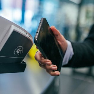 Imagem de O que é NFC? Entenda como funciona essa tecnologia no celular
