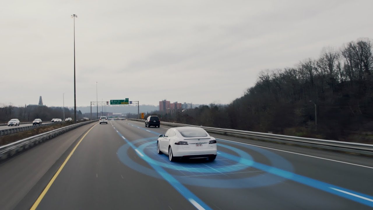 Autopilot com Tesla Vision promete mais segurança para os condutores.