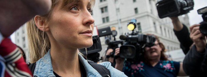 Imagem de: Smallville: Allison Mack é condenada a 3 anos de prisão por seita sexual