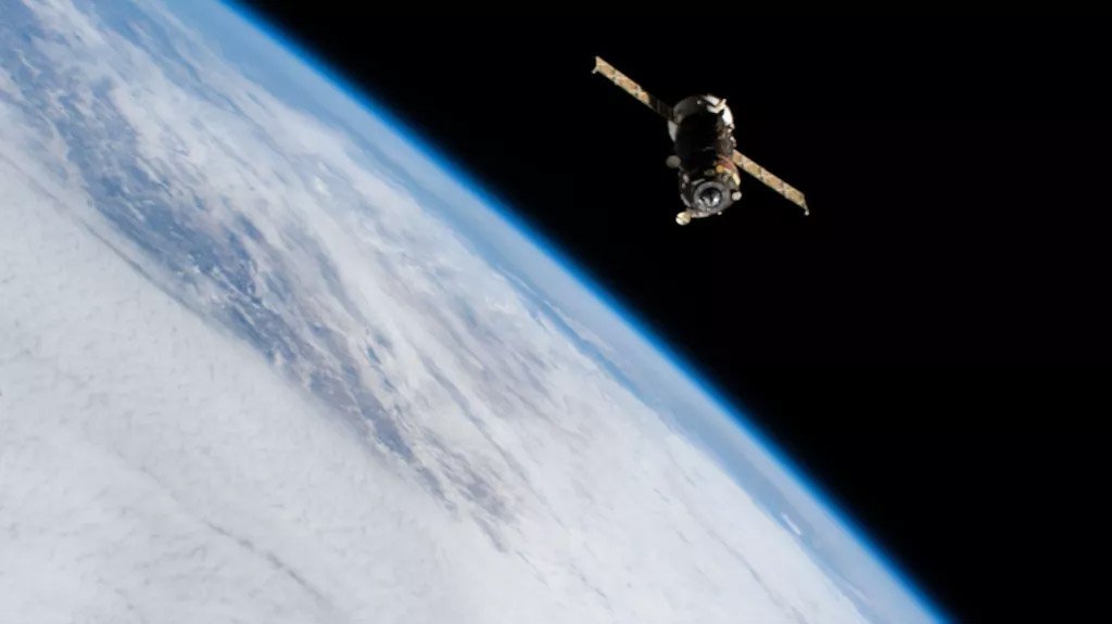 Nave Progress em órbita (Fonte: NASA/Reprodução)