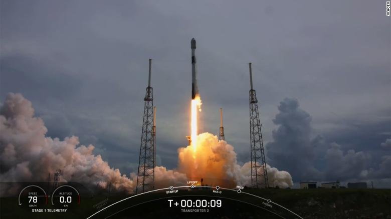 A missão da SpaceX também foi usada para testes de pousos dos foguetes.