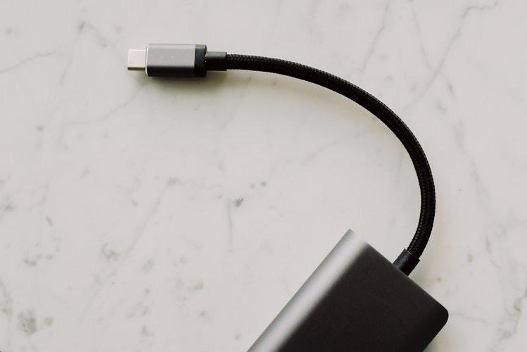 O design simétrico é um dos diferenciais do USB-C