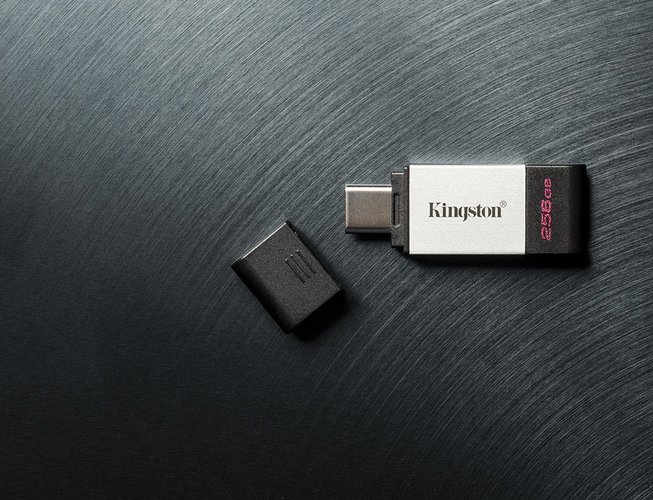Pen-drives USB-C se destacam pela alta taxa de transferência.