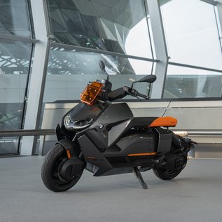 Imagem de BMW lança scooter elétrica CE 04 com design futurista