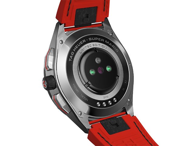 Relógio ainda traz sensores e funções de um smartwatch com Wear OS