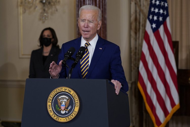 Biden vem elevando as críticas sobre o papel das redes sociais na disseminação de notícias falsas durante a pandemia. (Fonte: Embaixada dos EUA no Brasil/Reprodução)