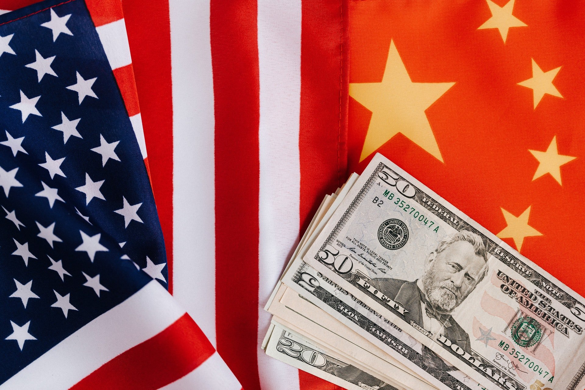 Governo dos Estados Unidos chegou a citar a aplicação de sanções ao Governo Chinês. (Fonte: Pexels)