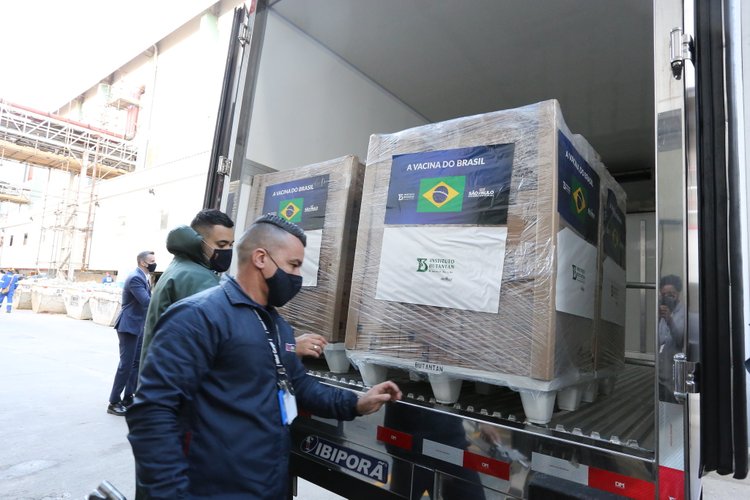 Instituto Butantan deve completar a entrega de 100 milhões de doses da CoronaVac até o final de agosto. (Fonte: Governo de SP/Divulgação)