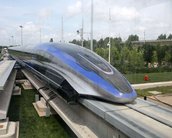 China lança trem de levitação magnética que viaja a 600 km/h