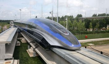 China lança trem de levitação magnética que viaja a 600 km/h