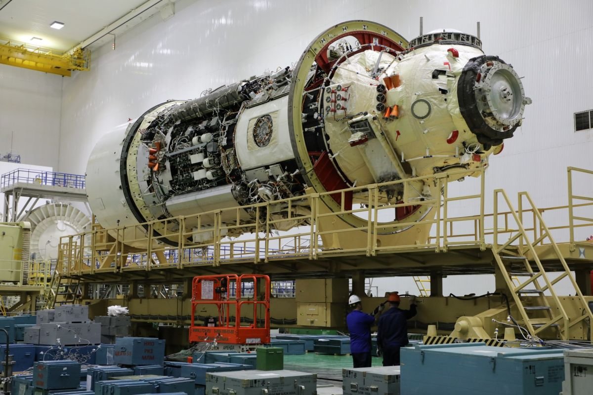 O módulo de laboratório Nauka pesa 22 toneladas.
