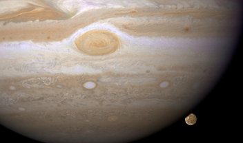 Hubble encontra evidência de vapor de água em lua de Júpiter