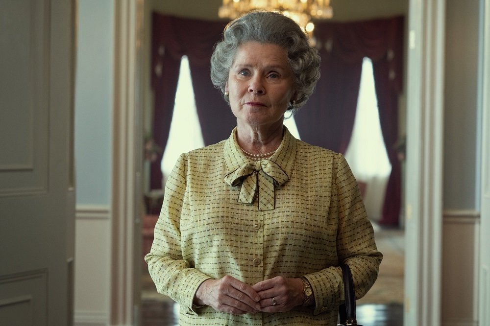 Imelda Staunton será a próxima intérprete da Rainha Elizabeth II em The Crown. (Netflix/Reprodução)