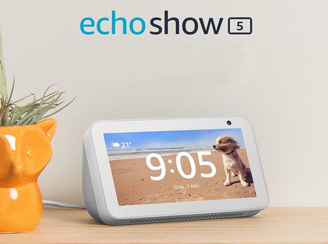 Pequeno e compacto, o Echo Show 5 cabe em qualquer cantinho da casa.