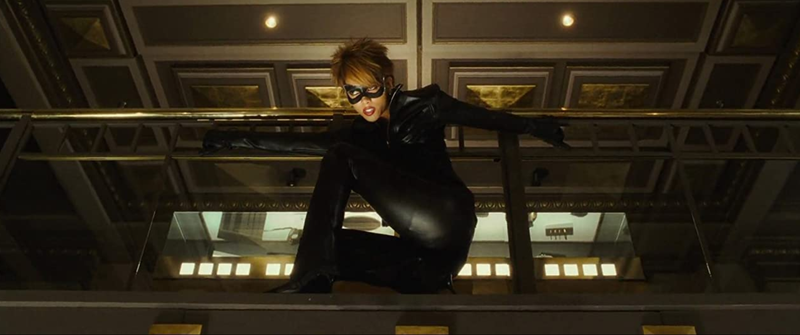 Halle Berry em 'Mulher-Gato'.