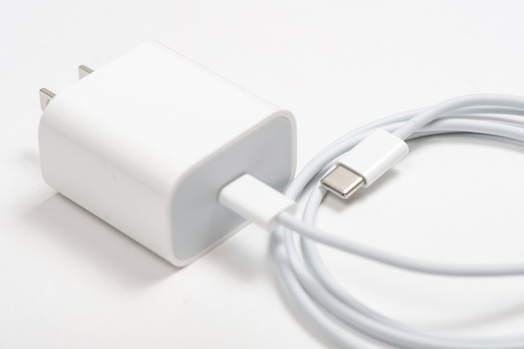 Nos últimos anos, o padrão USB-C foi adotado por grande parte da indústria.