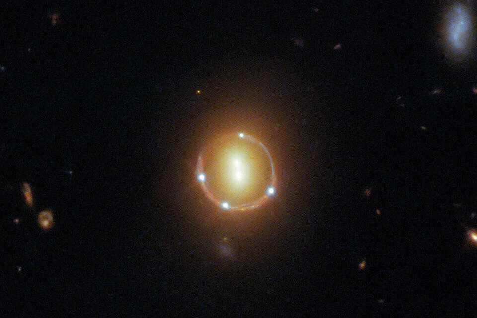 Quantas galáxias você observa neste anel?