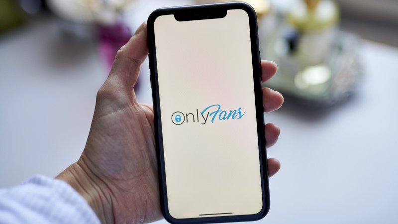 Artigo da BBC expôs detalhes da “política interna” do OnlyFans.