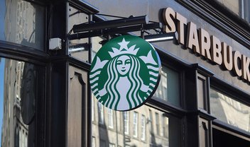 Cliente processa Starbucks após se queimar com embalagem defeituosa