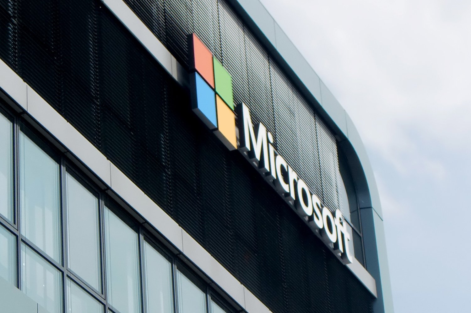 Microsoft afirma que invasores não exploraram a vulnerabilidade.