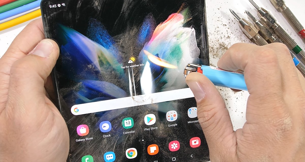 Galaxy Z Fold 3 sobrevive a testes extremos de durabilidade