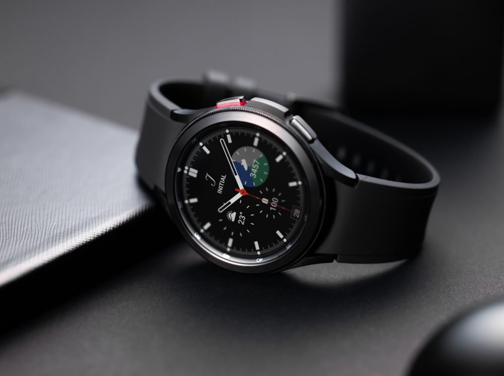 Com Wear OS 3, o Galaxy Watch 4 é um dos melhores smartwatch do mercado.