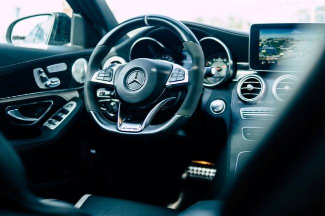 Um dos contratados era engenheiro da divisão AMG da Mercedes.