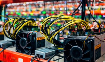 Funcionário público minerava Bitcoin com eletricidade do trabalho