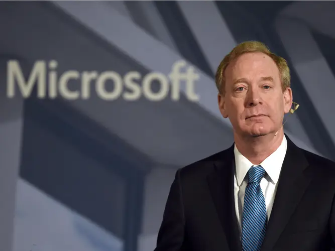 Smith passará a acumular as funções de presidência e vice-presidência da Microsoft. (Fonte: Business Insider/Reprodução)