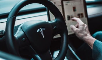 Tesla: direção autônoma será testada por motoristas comportados