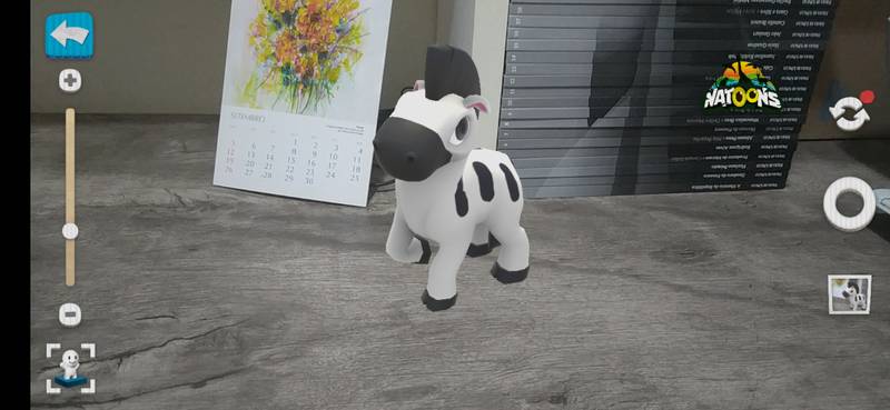 Os personagens, como a zebra Deborah, devem ser posicionados em uma superfície plana