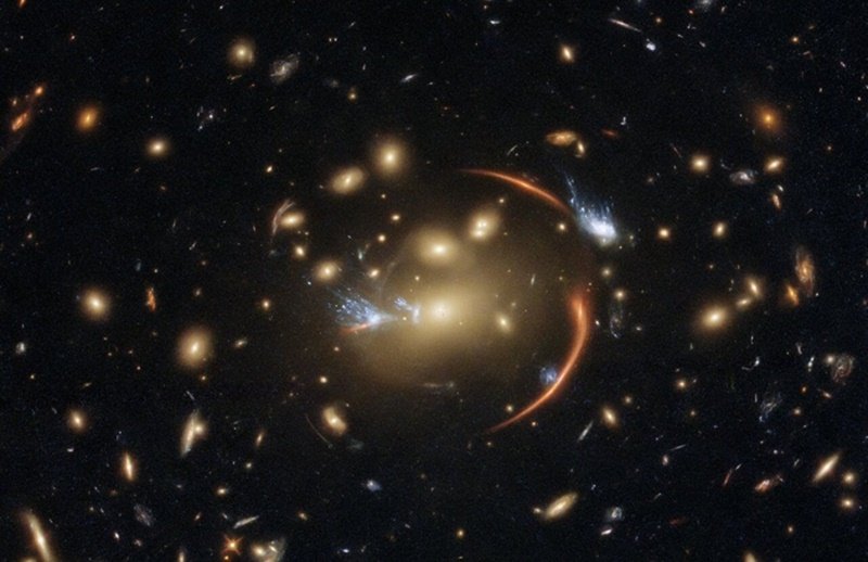Imagem capturada pelo telescópio Hubble que mostra as galáxias que estão ficando sem gás (créditos: SA/Hubble & NASA, A. Newman, M. Akhshik, K. Whitaker)