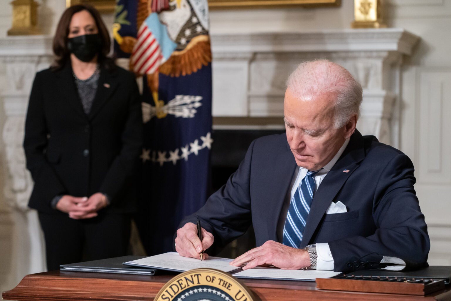 Biden assinou ordem executiva para melhorar cibersegurança do governo dos EUA. (Fonte: Casa Branca/Divulgação)