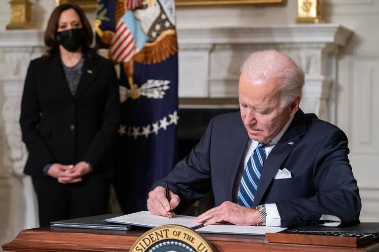 Biden assinou ordem executiva para melhorar cibersegurança do governo dos EUA. (Fonte: Casa Branca/Divulgação)