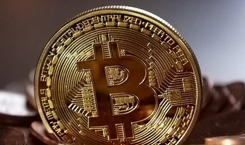 Bitcoin avança para US$ 54 mil e retoma tendência de alta