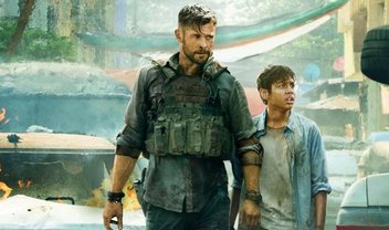 Chris Hemsworth esbanja energia no Brasil ao divulgar 'O Resgate 2