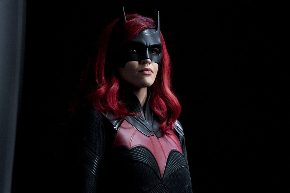 Batwoman: elenco e Warner rebatem acusações de Ruby Rose - Giz Brasil