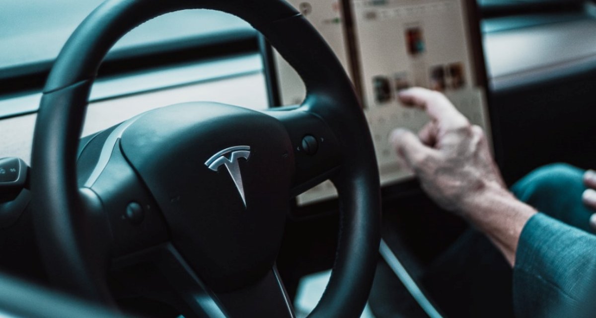 Dados ocultos de carros da Tesla com Autopilot são descriptografados