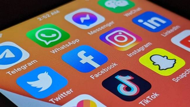 A investigação iniciada pelo TSE contempla também o uso de perfis em várias outras redes sociais.