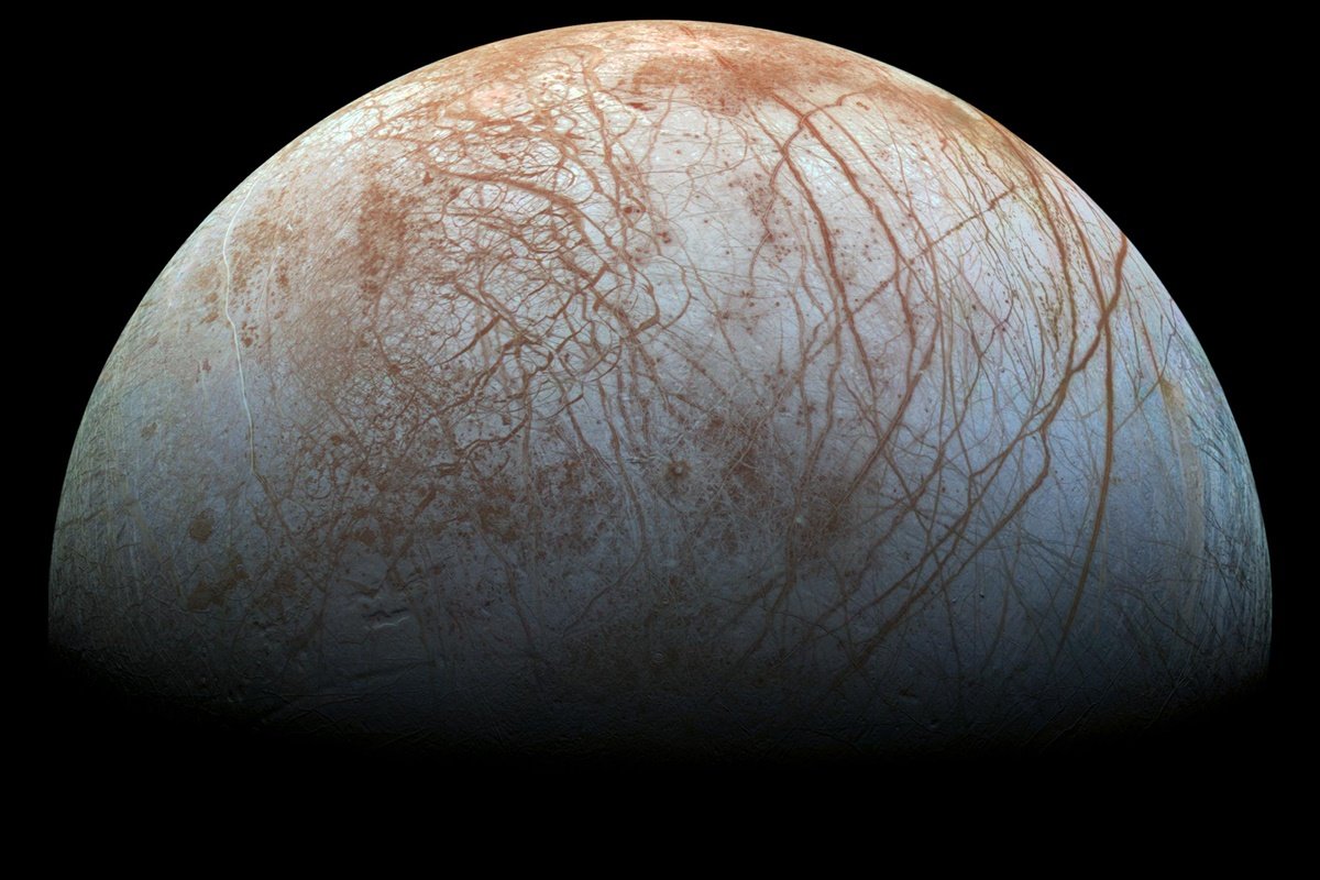 Vista da superfície de Europa, lua de Júpiter